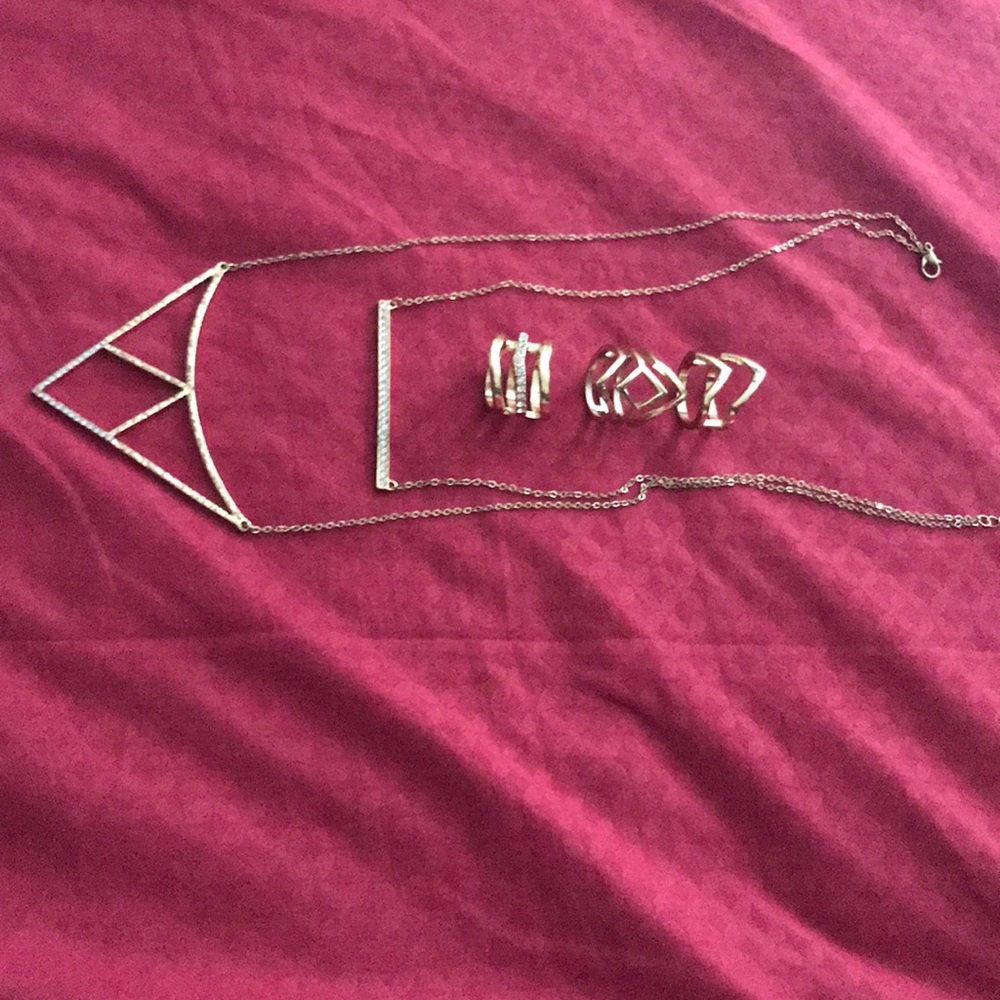 Gold Neckace & Ring Set - Picture 2 of 2